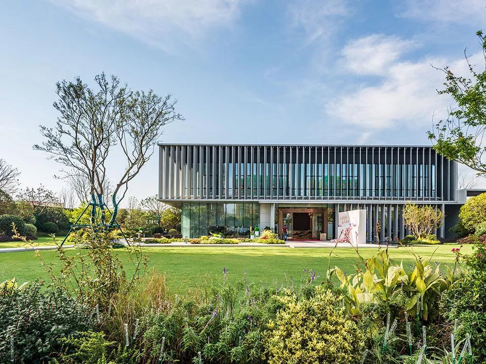 力高君誉滨江业主论坛,力高君誉滨江楼盘外观是怎么样的