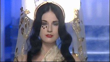 她把脱衣舞跳成艺术被称为世界首席脱衣舞娘,她就是性感的最高级