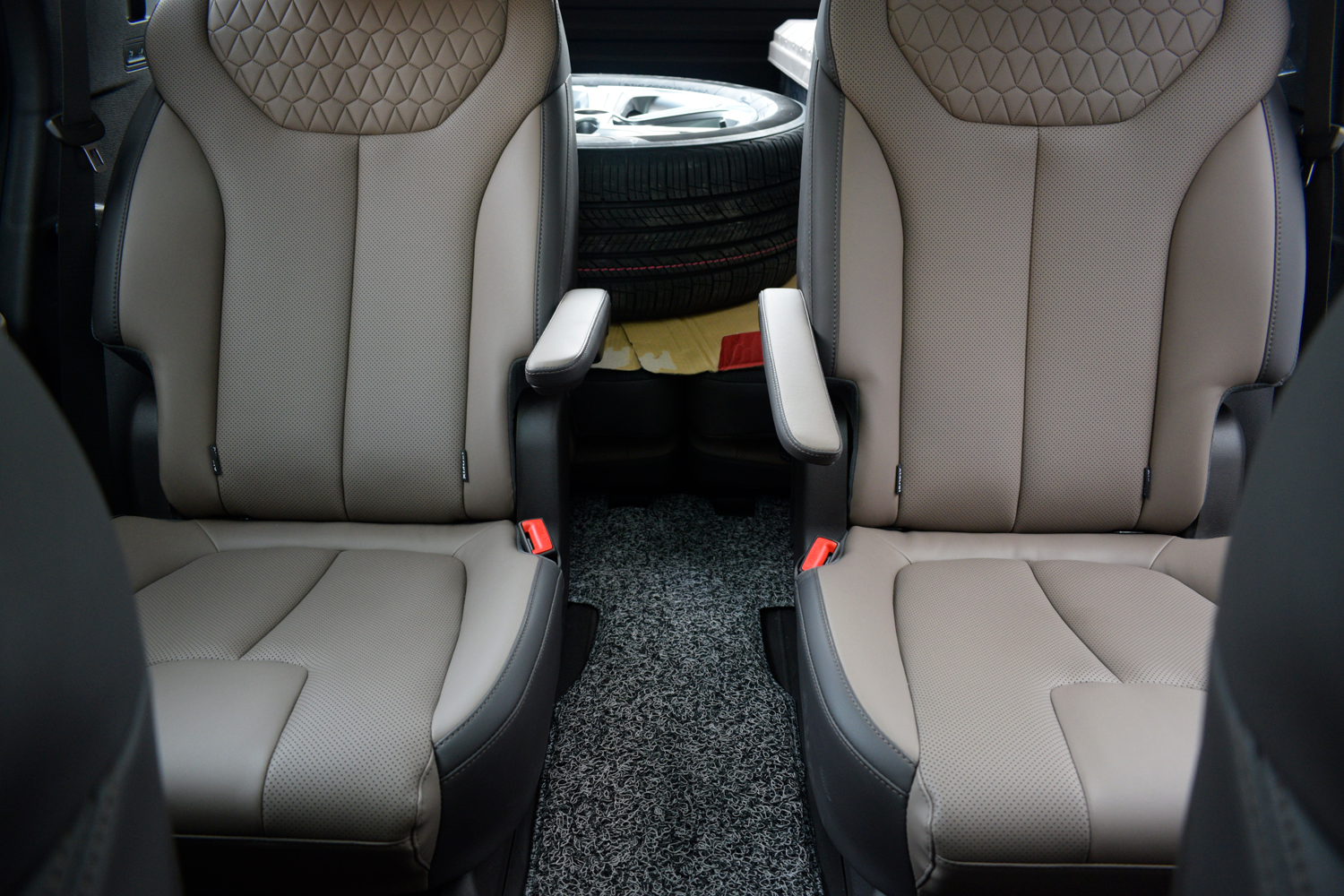 值得买的韩系suv全新胜达,第四代全新胜达六座试驾