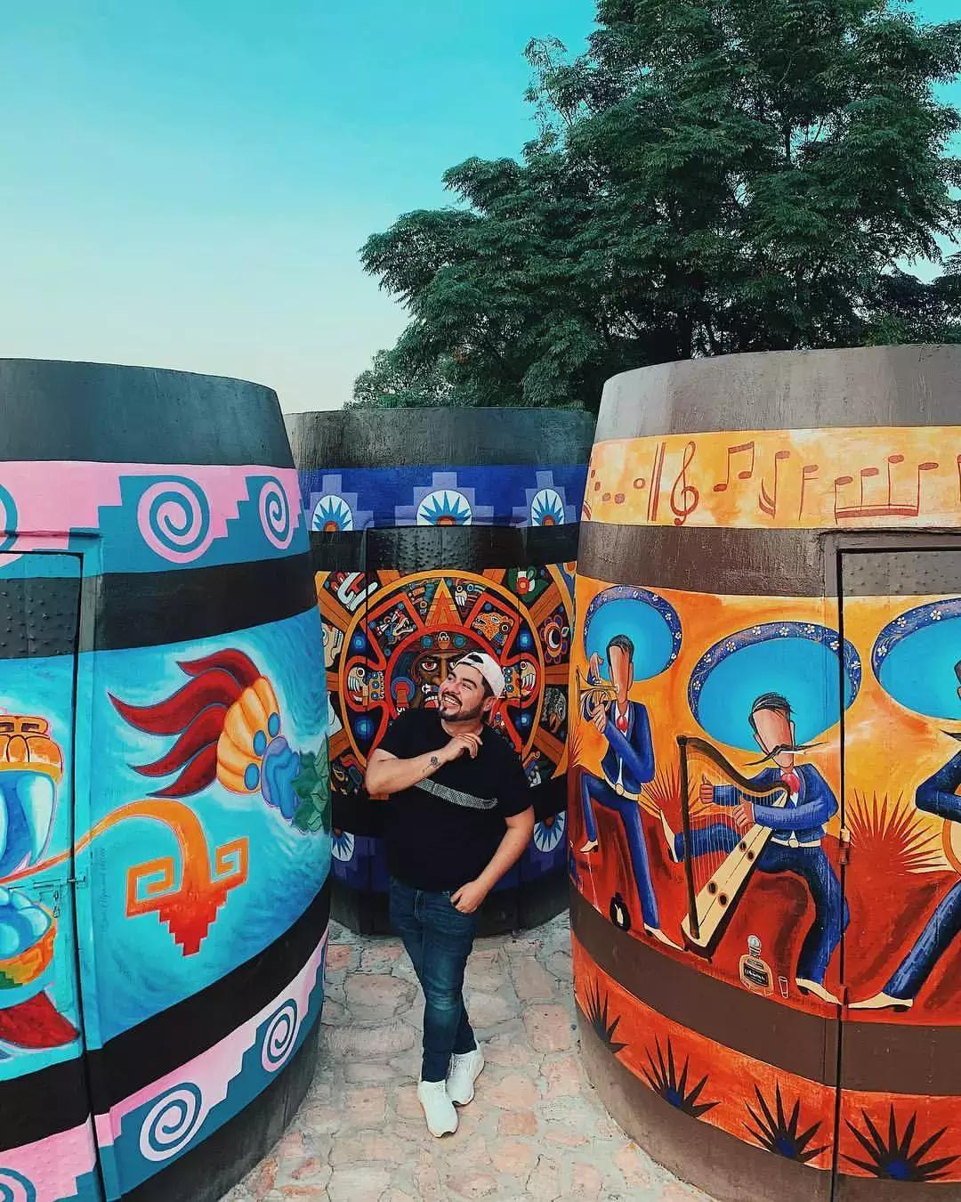 墨西哥酒桶民宿,不可错过的密室店