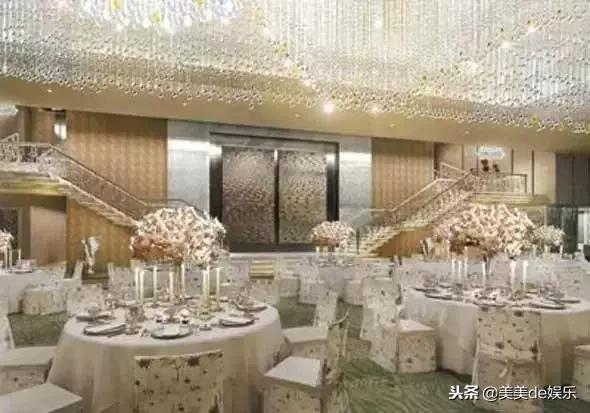 世纪婚礼花费7亿，顶级名流全部出席，奔驰镶满钻石