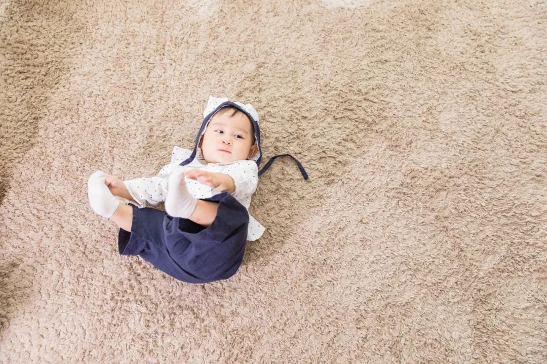 孩子摸*处私**、夹腿、蹭被子，这几个小细节千万别忽视