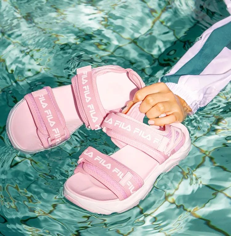 大码休闲女凉鞋新款2022爆款正品,品牌女凉鞋断码清仓特价正品秒杀