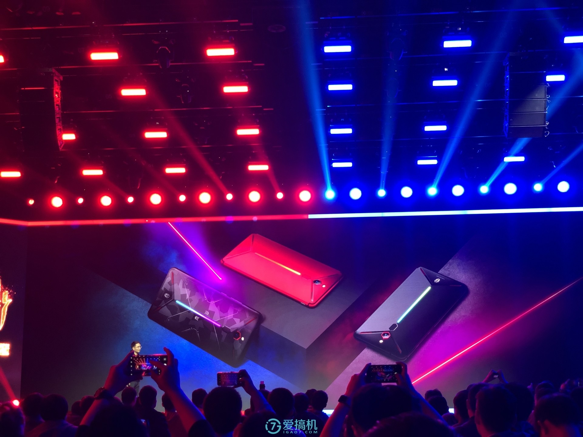 红魔mars2699元,努比亚红魔mars与魅族16thplus