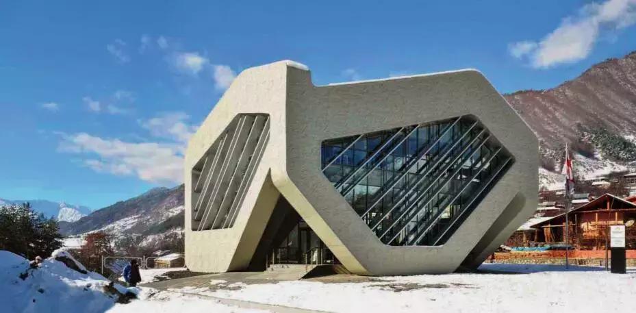 鏍奸瞾鍚変簹绗瘮鍒╂柉寤虹瓚,鏍奸瞾鍚変簹鐜颁唬寤虹瓚