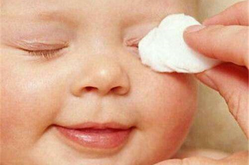 宝宝分泌物要不要洗掉,如何正确擦去宝宝分泌物