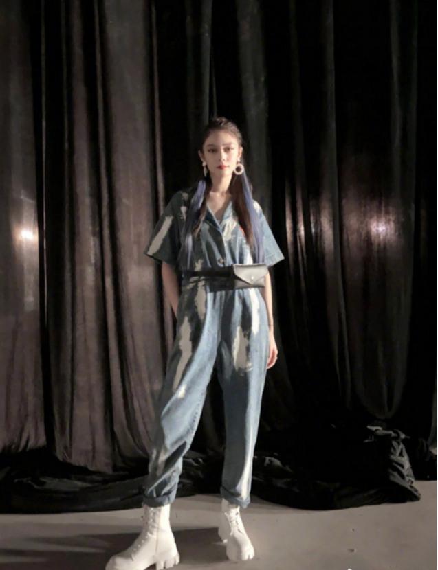 工装裤也叫“公主裤”，显瘦和追时髦它可是好手，穿一次就上瘾了