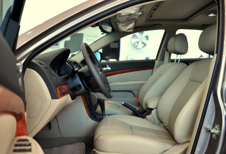 5万预算选雪佛兰是13年大空间景程还是车龄更短的爱唯欧