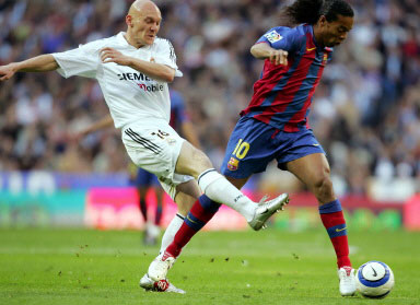 新一届国家队和李铁踢主力的埃弗顿