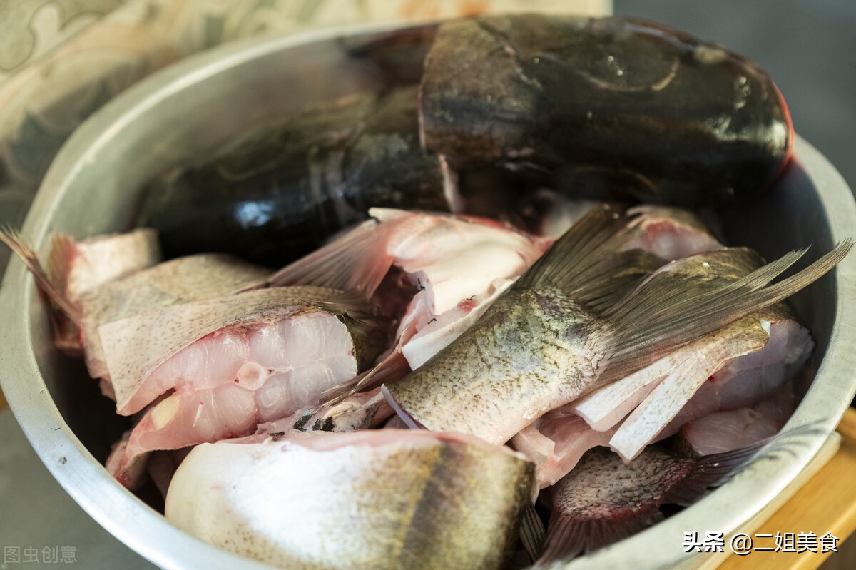 炖鱼去腥用什么方法最好呢,烹饪鱼去腥小技巧