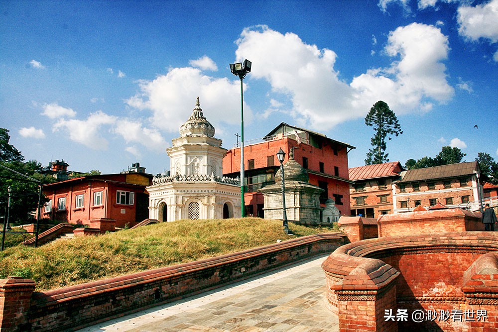 尼泊尔恒河上的烧尸庙,夜游尼泊尔烧尸庙