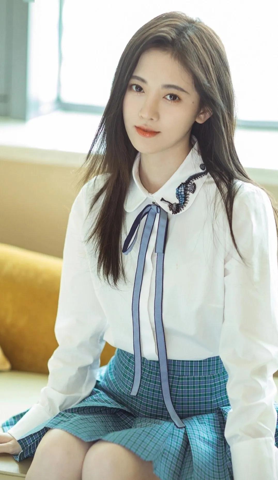 古力娜扎深v蓝色礼服和鞠婧祎,娜扎和鞠婧祎