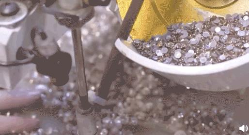 巩俐穿的皮衣,巩俐穿香奈儿