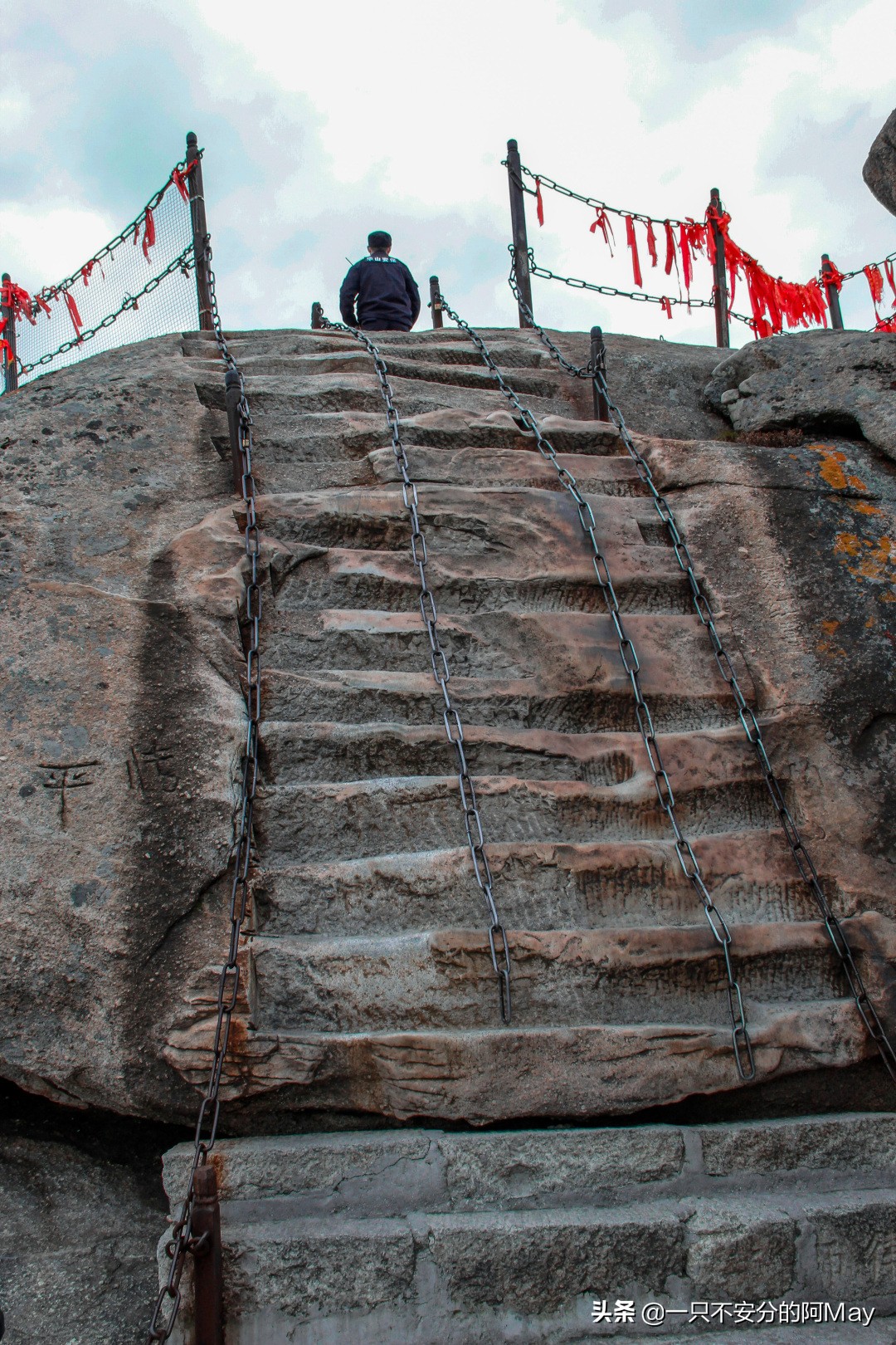 为什么爬华山都是夜爬,华山自古一条道很有必要爬吗