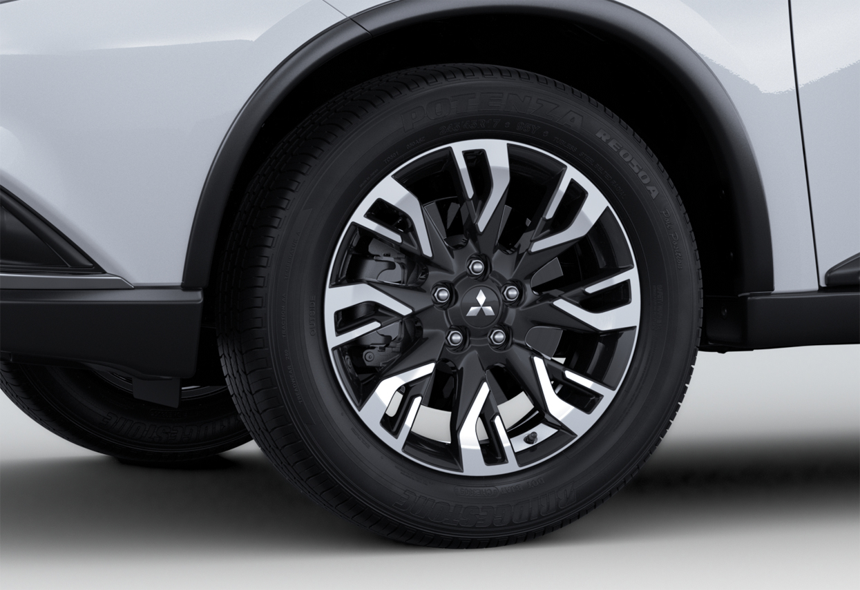 终端不到14万，单月卖出8987台，三菱欧蓝德：谁敢说我老？