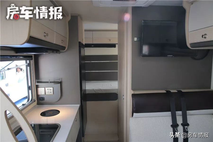 江铃d-max底盘单排皮卡房车怎么样,神行太保d-max硬升顶皮卡四驱房车