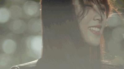 想与时尚并肩而行，不妨向周雨彤学习白色穿搭，让你美的与众不同