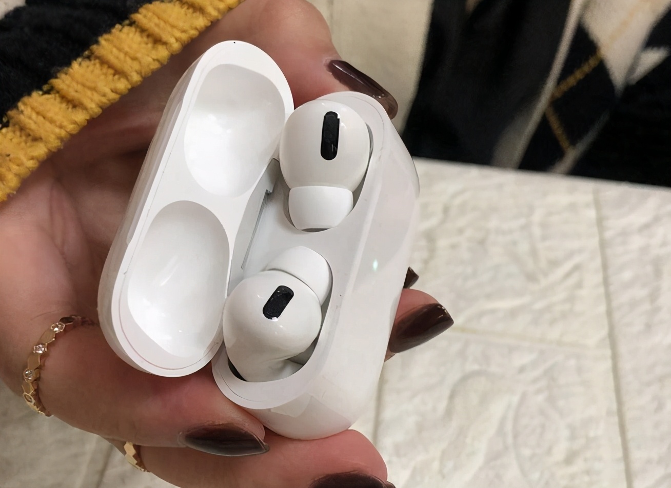 如何选购高品质的降噪耳机,降噪耳机选购避雷指南