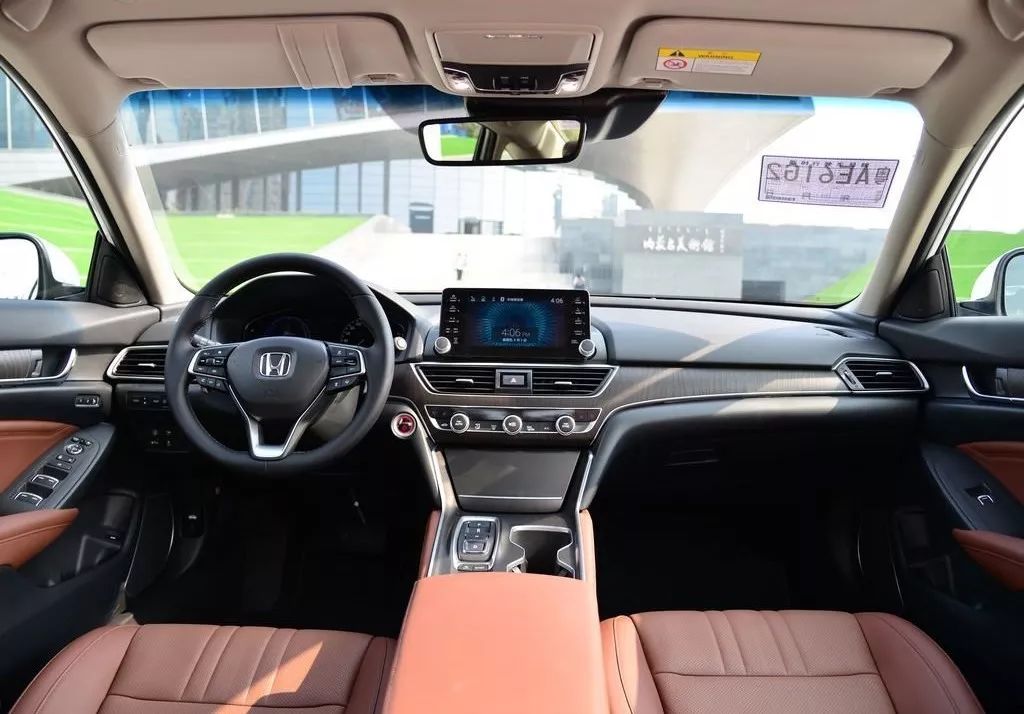 本田雅阁和日产天籁怎么选,日系天籁雅阁凯美瑞谁最强