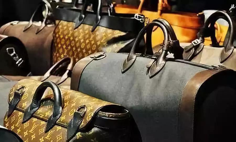 为什么年轻人喜欢买奢侈品,为什么年轻人爱买二手奢侈品