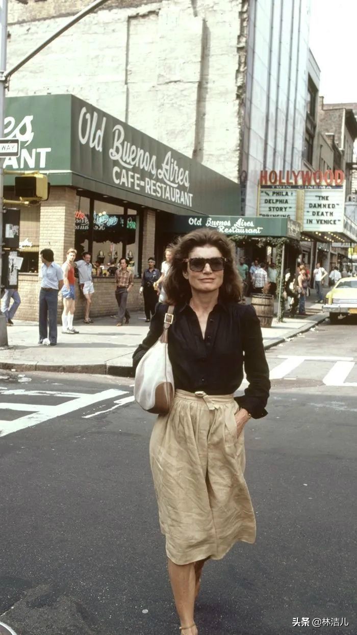 倪妮和lisa,倪妮同款圣罗兰双肩包