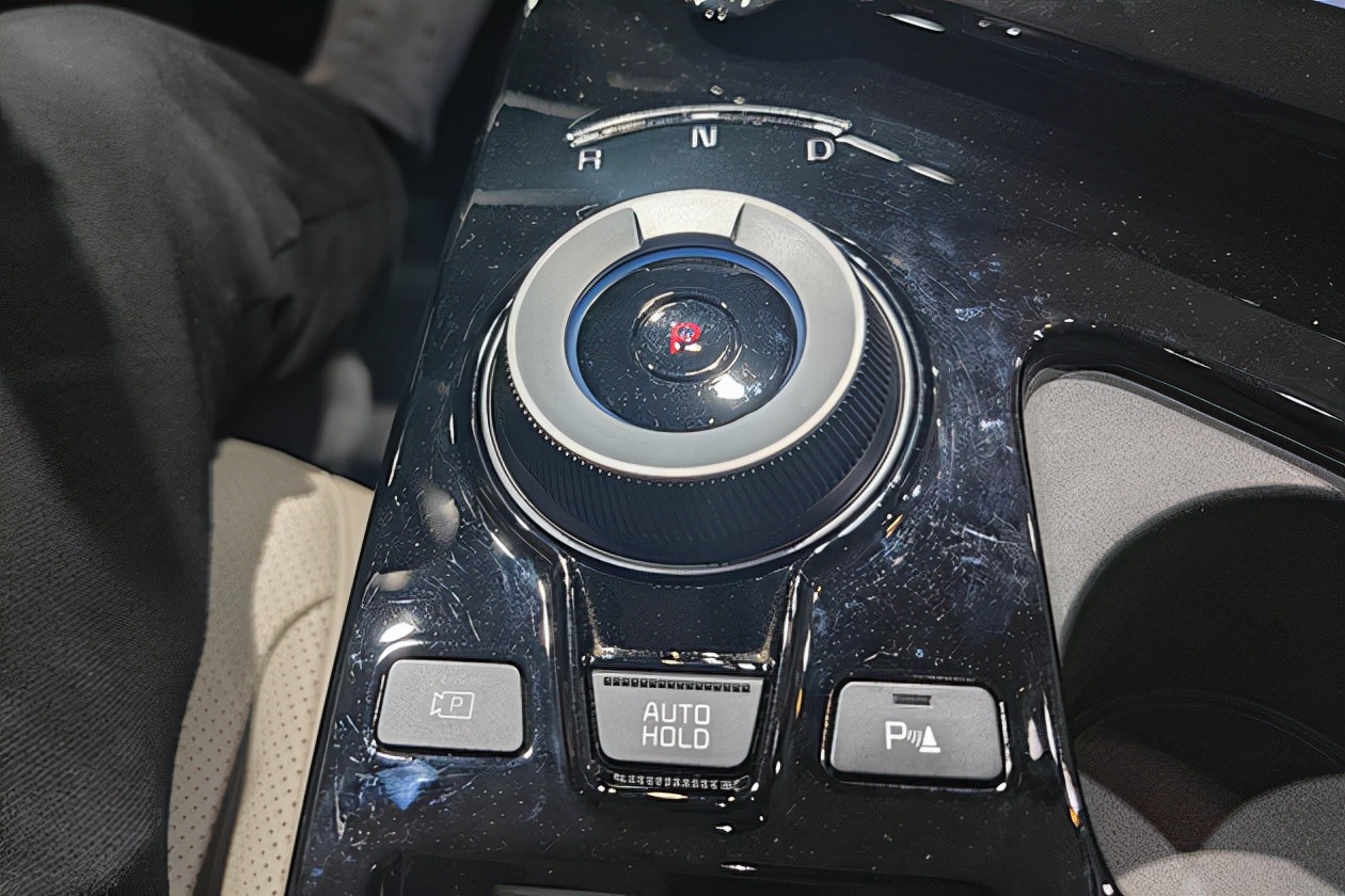 璧蜂簹ev6浜浉涓婃捣杞﹀睍鏂拌璁￠珮缁埅,鏂版璧蜂簹ev6姝ｅ紡鍏竷