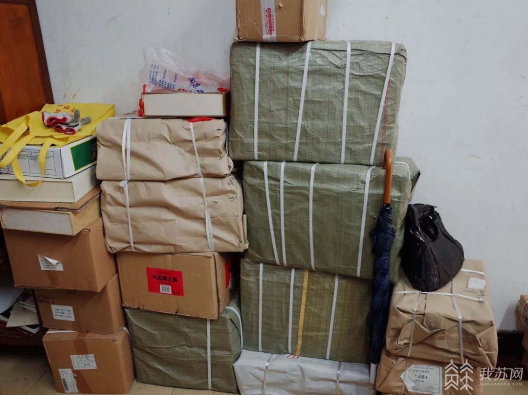 消逝、维持、坚守：南京特价书店探访