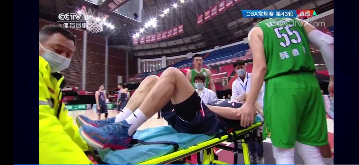 韩德君隔扣苏伟,苏伟对韩德君