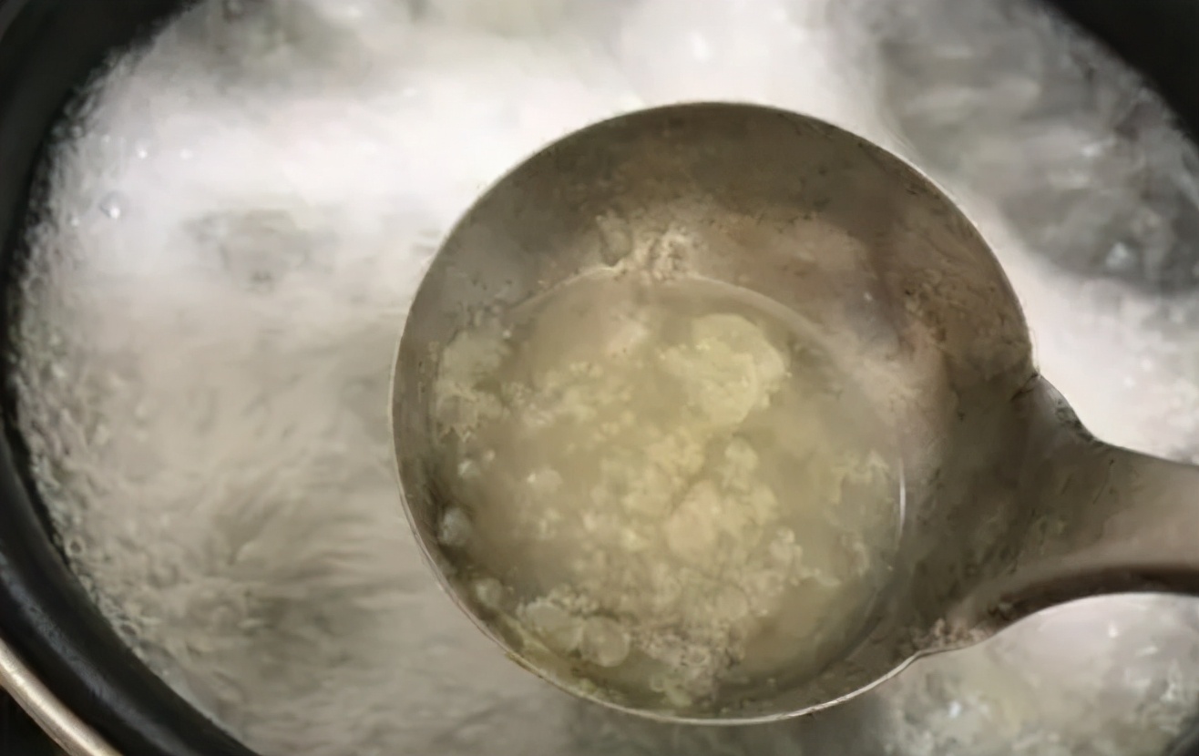 炖排骨骨头发黑什么原因,炖排骨怎样去浮沫