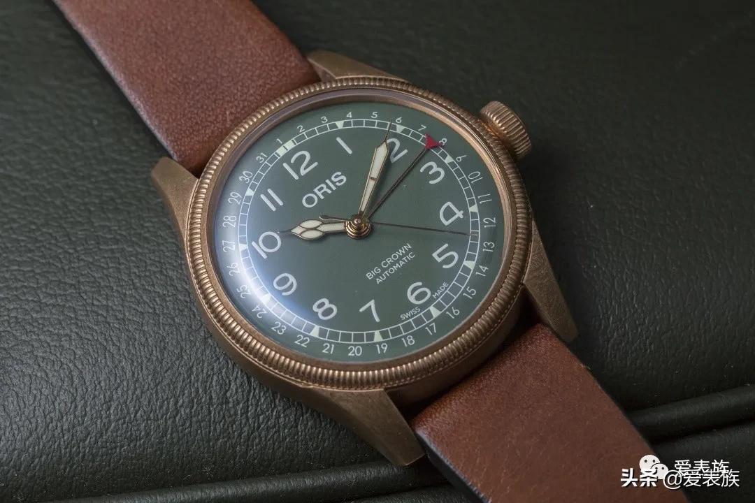 求铜存异—豪利时复古铜表