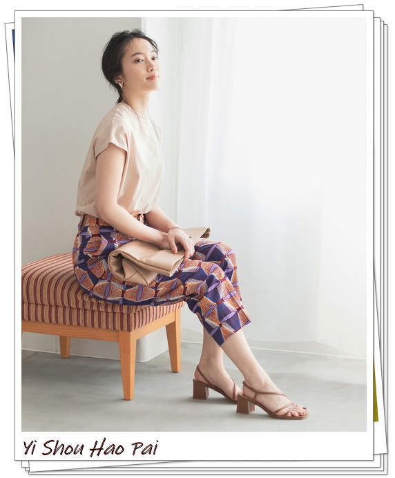 15种春季穿衣搭配图,印花上衣时尚穿搭