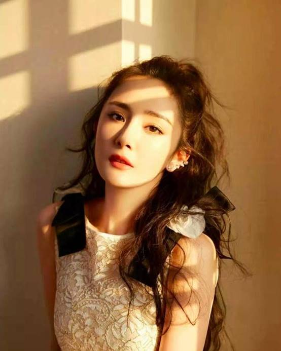 杨幂一样的发型时尚又实用,杨幂适合特别短发发型