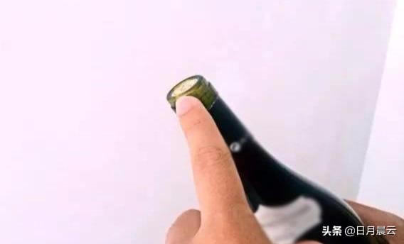 怎样在没有开瓶器的情况下开红酒,怎么开红酒木塞没有开瓶器