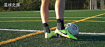 人人必会的五大防守技巧,初学者5个必会足球射门技巧