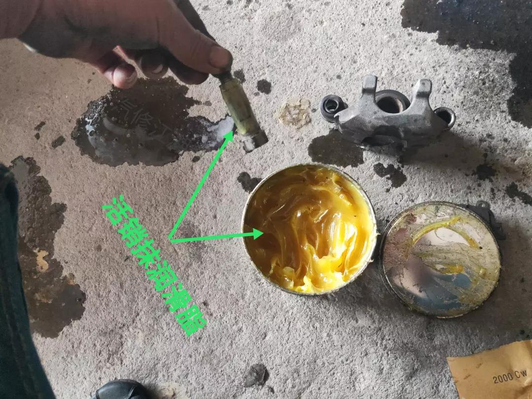 比亚迪f3更换后轮毂刹车片方法,2013丰田花冠后刹车片怎么拆