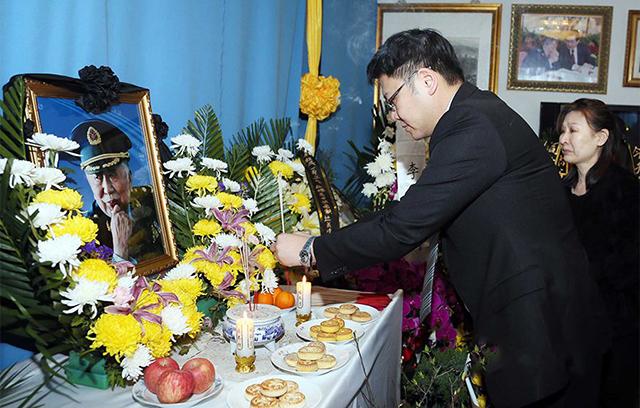 江姐后代全家照片,江姐的后人现在是谁