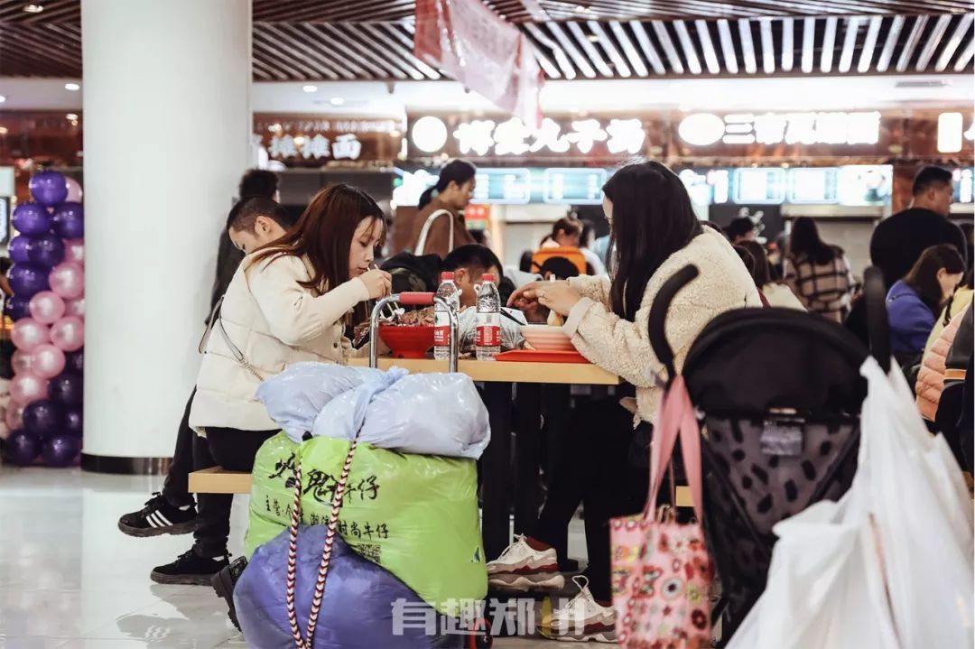 郑州银基商贸城,时尚和繁华背后,多的是你不知道的辛苦和忙碌