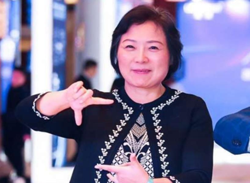 重庆最牛女富豪，龙湖地产掌门人，丈夫移情空姐她大方送200亿