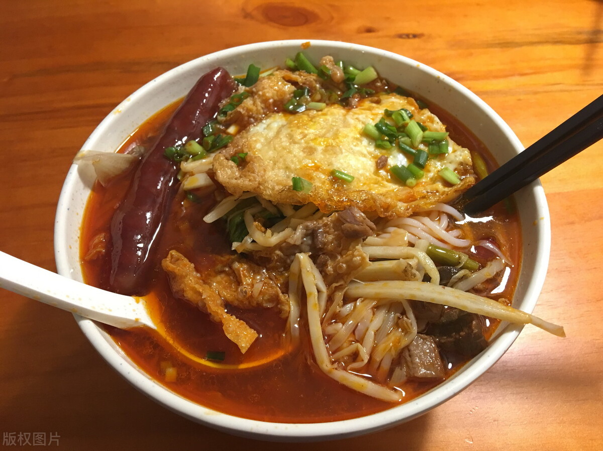 螺蛳粉用什么材料做出来的好吃,螺蛳粉要什么原料做出来才好吃