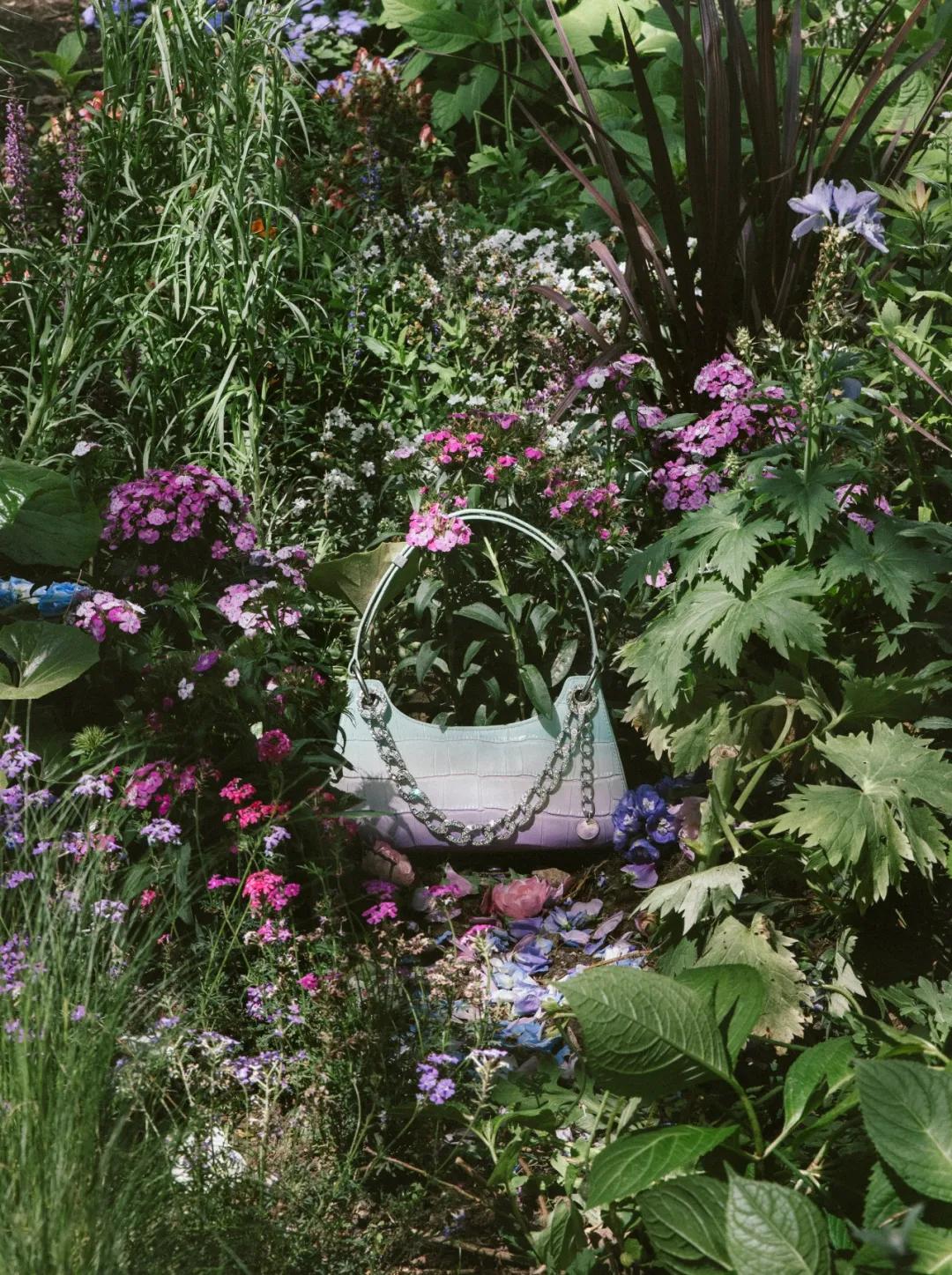 APEDEMOD首店落地iapm这个“一包难求”的品牌如何吸引全球时髦精