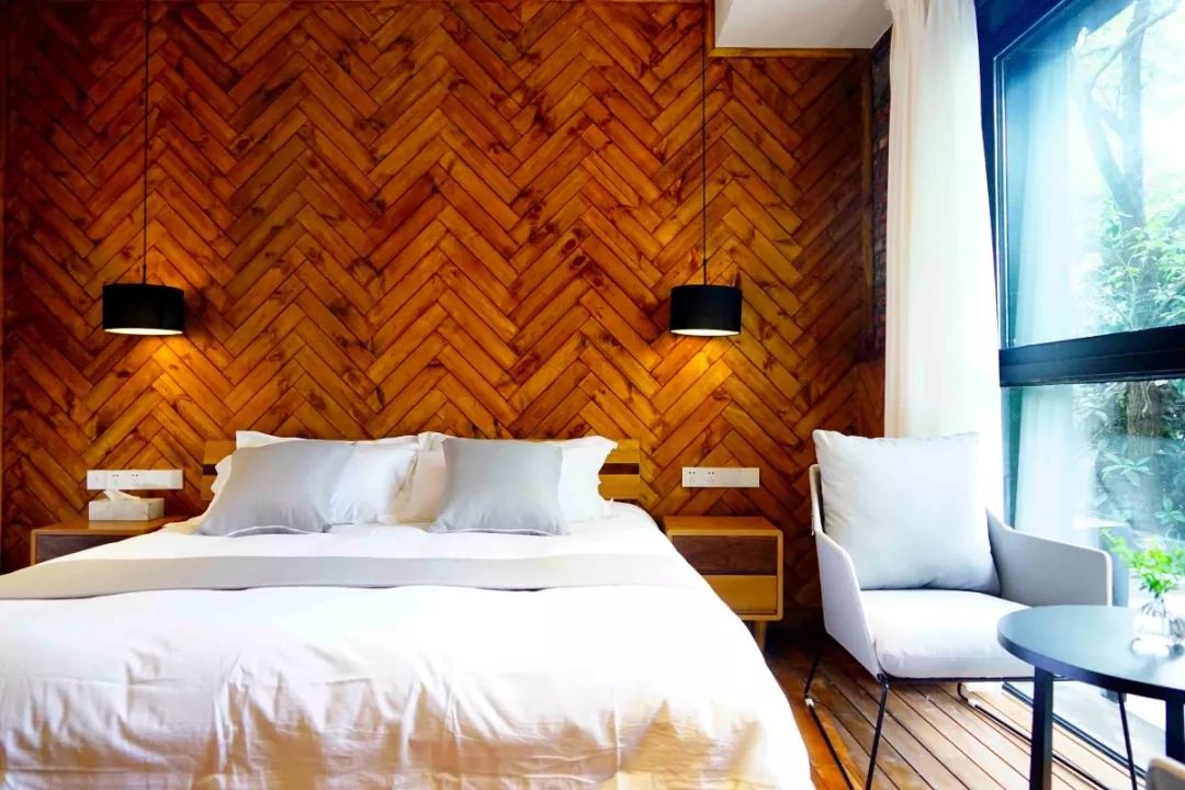 放弃一线城市年薪30万回老家,放弃30万年薪隐居深山