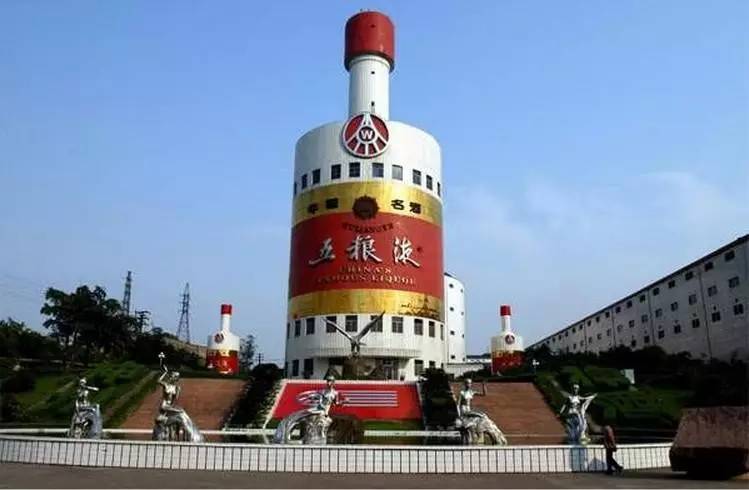 许家印120亿打造莲花形足球场,许家印恒大足球专业足球场