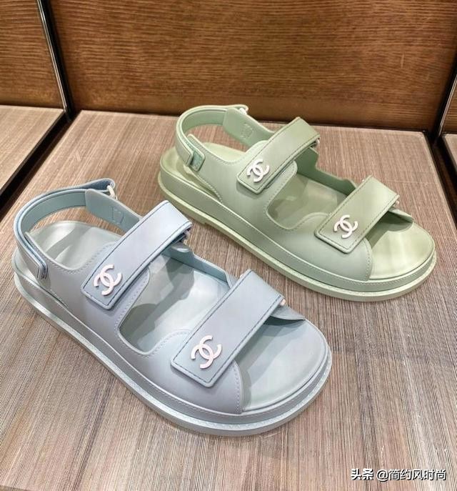 宋慧乔牛仔穿搭鞋子,近期的宋慧乔的穿搭