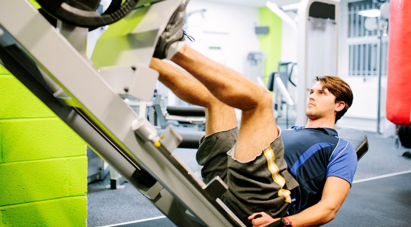 做哪些动作可以锻炼腰部,腰部最喜欢的三个小锻炼