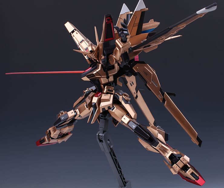 佳作：瘦脸神技，黄金拂晓高达改造