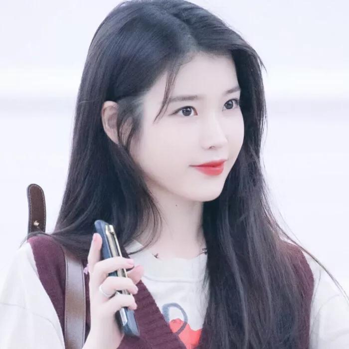 iu空灵电音dj版李知恩,iu李知恩穿蓝色短裤跳舞