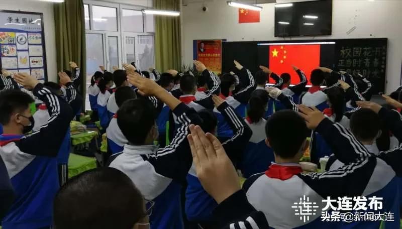 风雨中,“神兽”们返校了