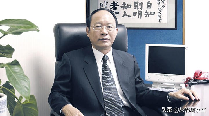 为做官放弃清华,却因被降级弃政从商,如今坐拥200亿身家