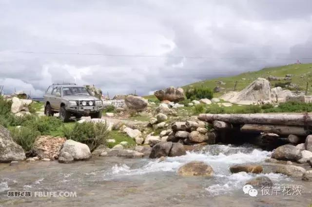 用灵魂触摸难以释怀的乡恋,用灵魂去触碰那段岁月朗诵