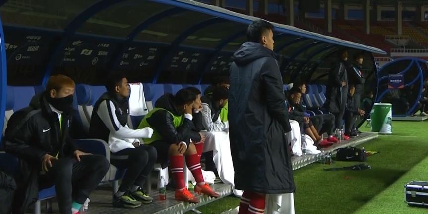 吴金贵输球,输掉保级关键战点名批评球员